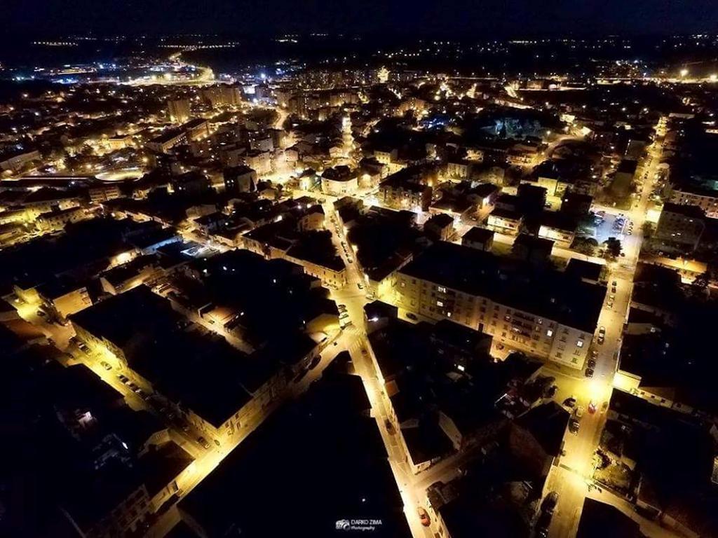 Amfora Deluxe Studio Пула Экстерьер фото