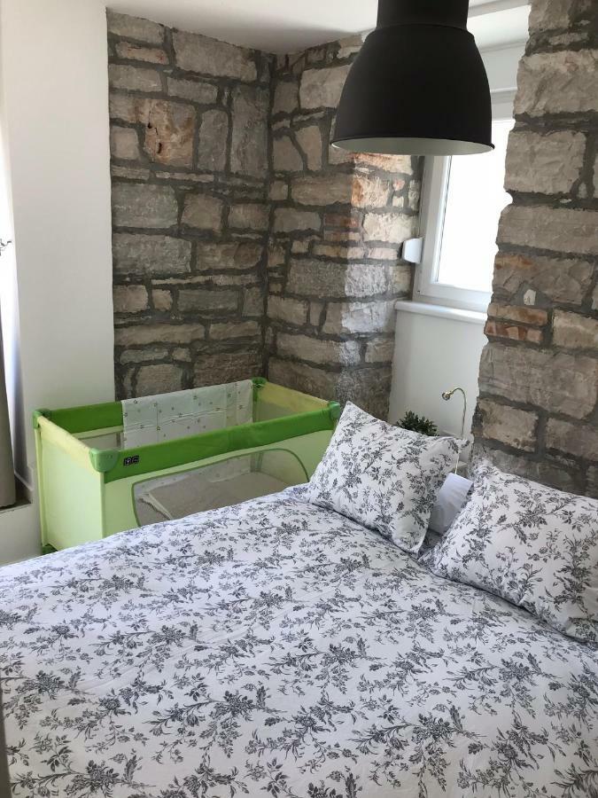 Amfora Deluxe Studio Пула Экстерьер фото
